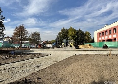 Zielona przestrzeń przed „Czwórką” nabiera kształtu (3)