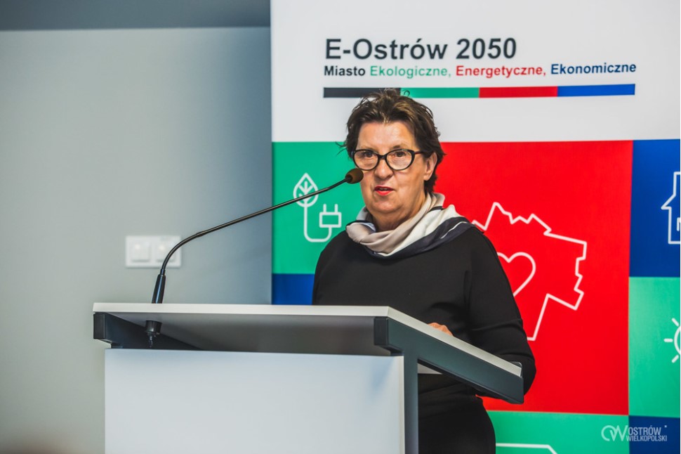 Conference opening the project "E-Ostrów 2050 – Ecological, Energy and Economic City". The photo shows Ewa Matecka Senator of the Republic of Poland. 
